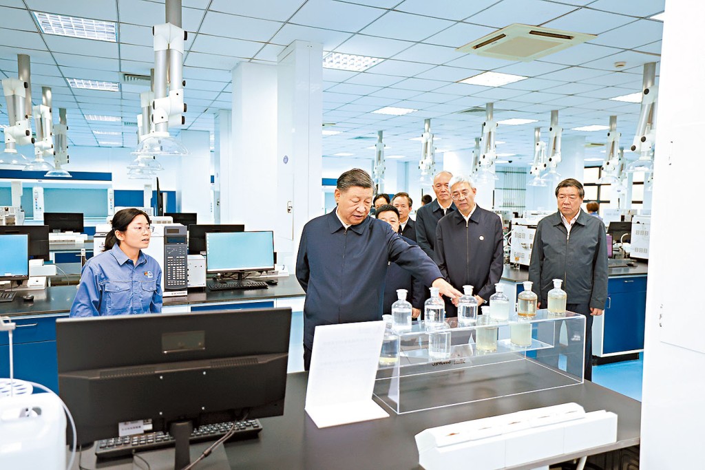 習近平在江西九江調研。