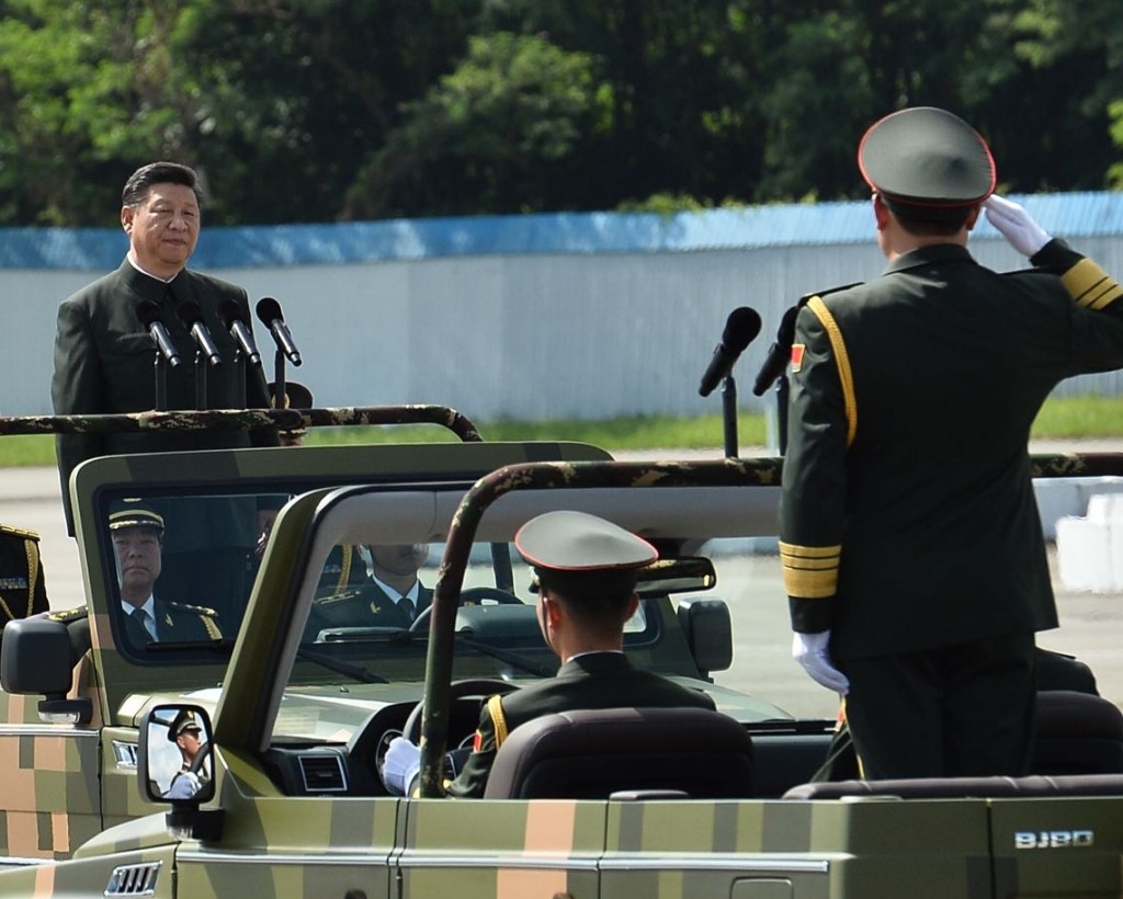 習近平今早檢閱駐港部隊。