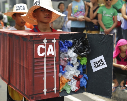 菲律宾与加拿大因垃圾货柜争端演变的外交风波恶化。　AP图片