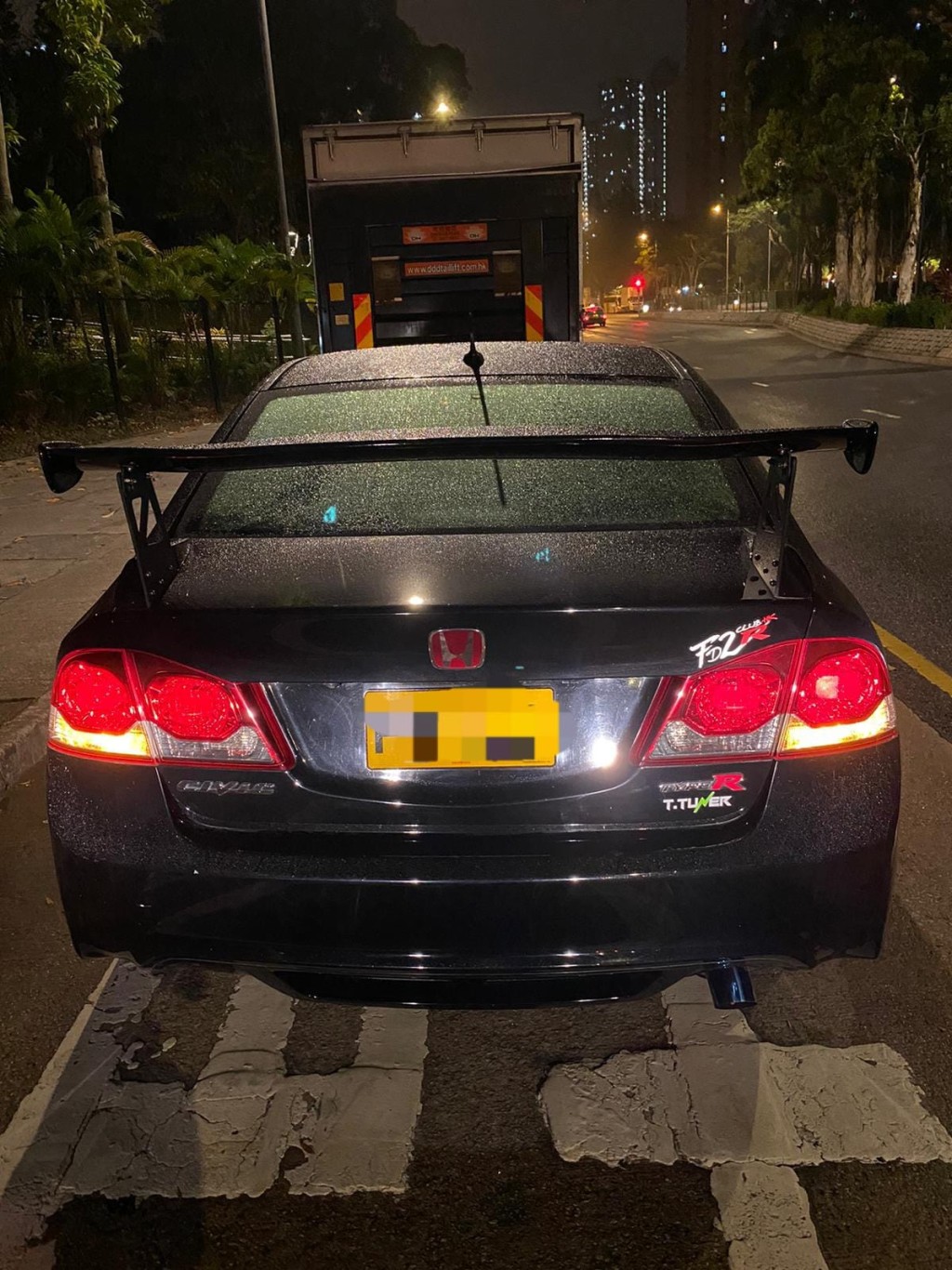 警拖走違規車輛 警方圖片