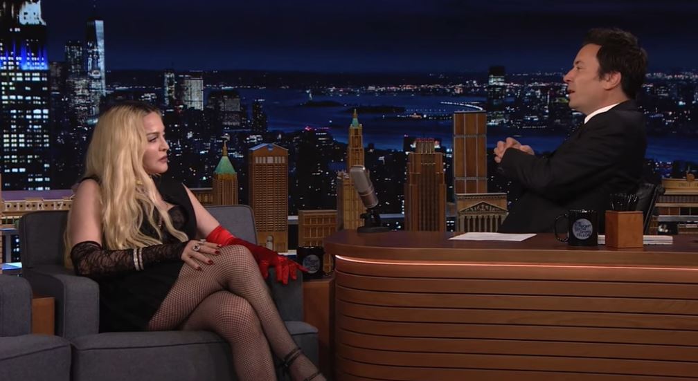 娜姐為宣傳演唱會紀錄片接受Jimmy的訪問。