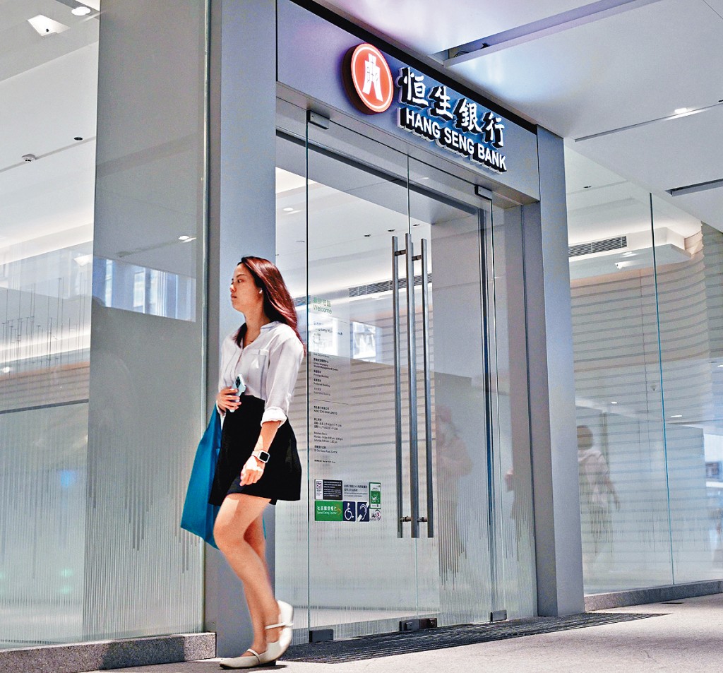 有網民指繼續供樓，可讓銀行繼續保留樓契，勝過放在家中或租用保險箱。