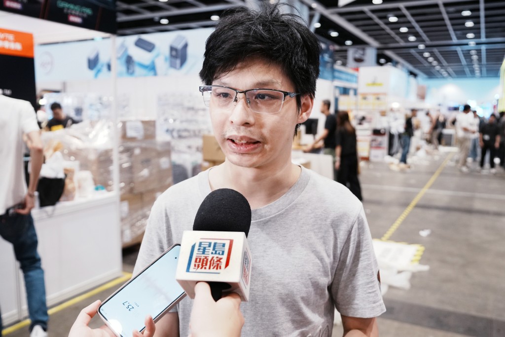 TP-Link HK 市場經理黎先生預期今年銷情和人流跟往年相若。 TP-Link HK 市場經理黎先生預期今年銷情和人流跟往年相若。