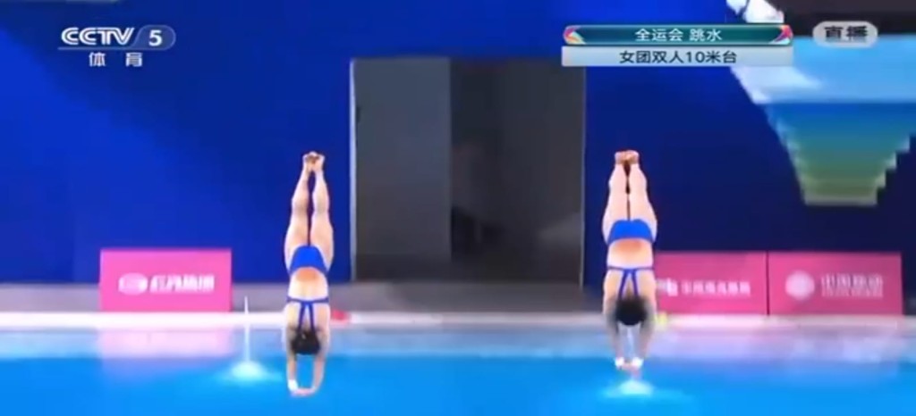 全紅嬋(右)在復出首戰,即再現水花消失術。直播截圖 全紅嬋(右)在復出首戰,即再現水花消失術。直播截圖