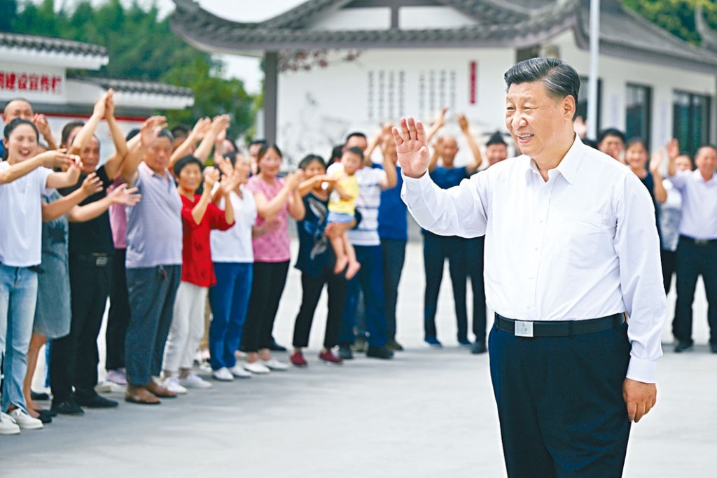 習近平在宜賓學院考察。