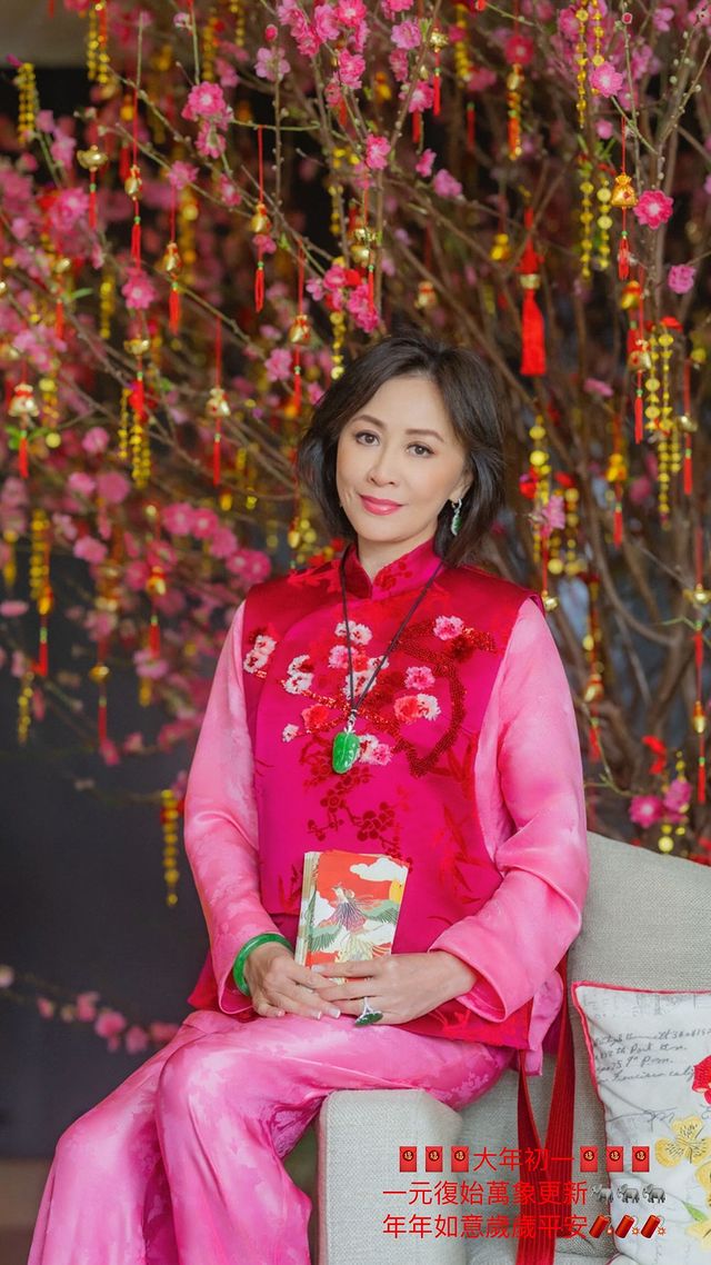 刘嘉玲今年的桃花相。