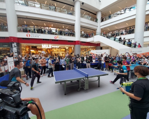 全民乒乓嘉年華吸引大批市民關注。