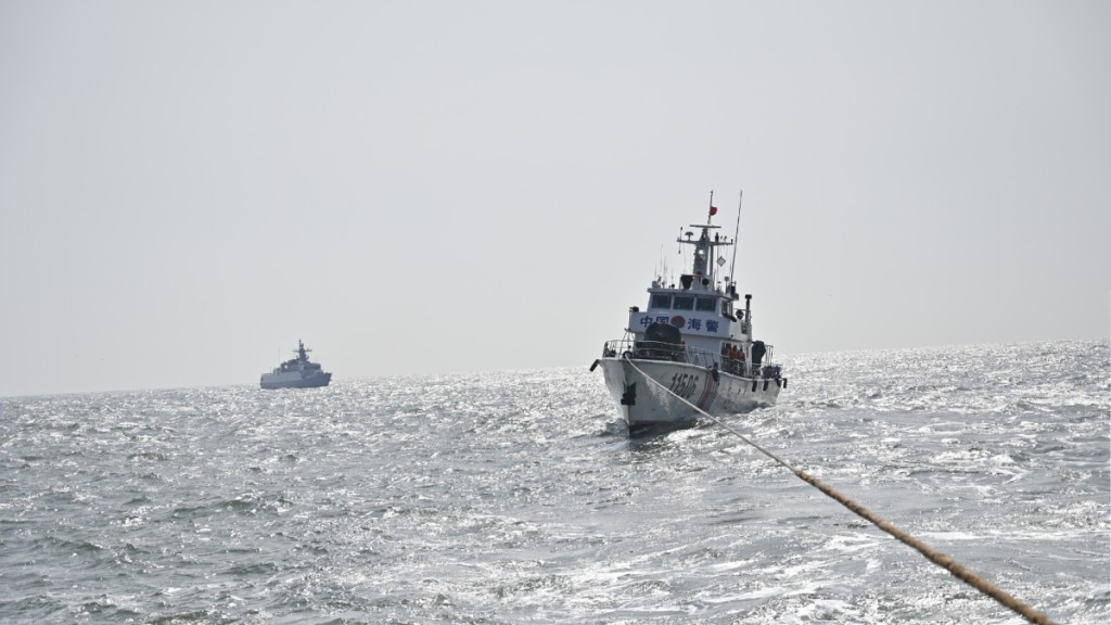 内地海警罕有参加解放军东部战区的跨军种联合实战化训练。