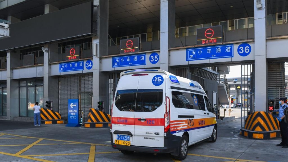 深圳私院救護車違規，延誤8小時致女病人枉死，僅罰7.6萬停救護半年。 新華社資料圖