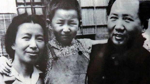毛泽东、江青和李讷。