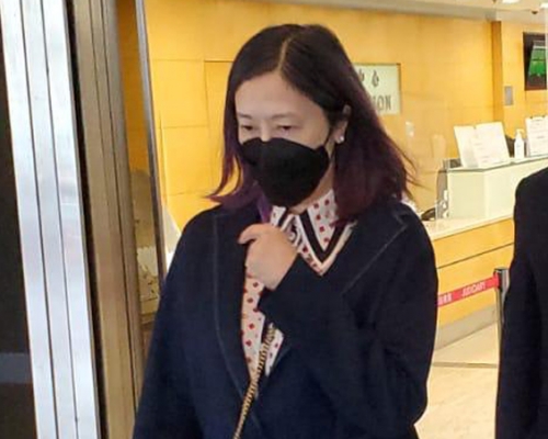 周星馳胞姐周文姫。 