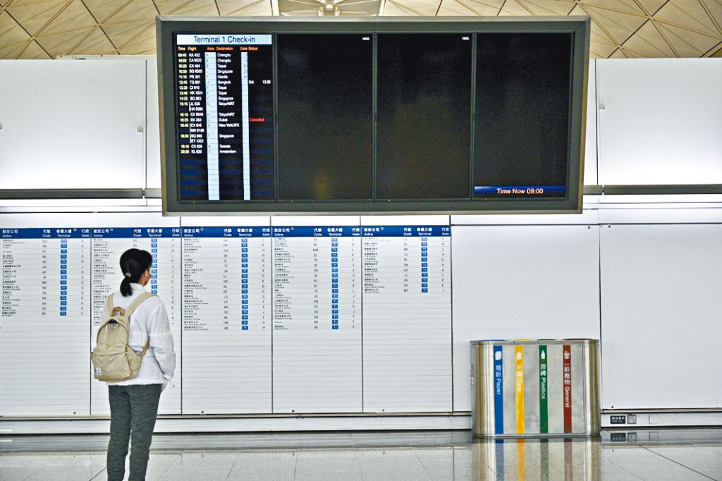 港府早前解除禁飛令,惟部分國際航空公司未恢復來往本港航班。