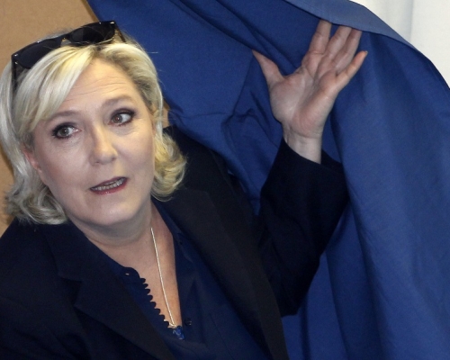 马琳勒庞在今次国民议会议员选举中，于北部埃南博蒙选区取得胜利，保住其席位。美联社