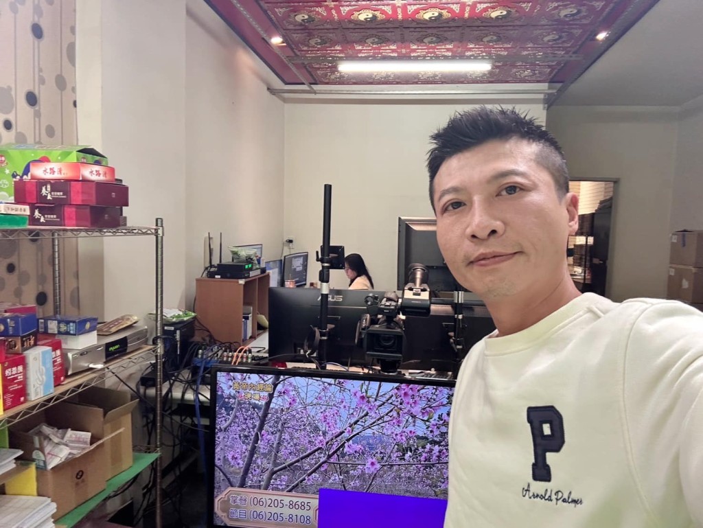 方順吉與前妻育有三名子女。 方順吉與前妻育有三名子女。