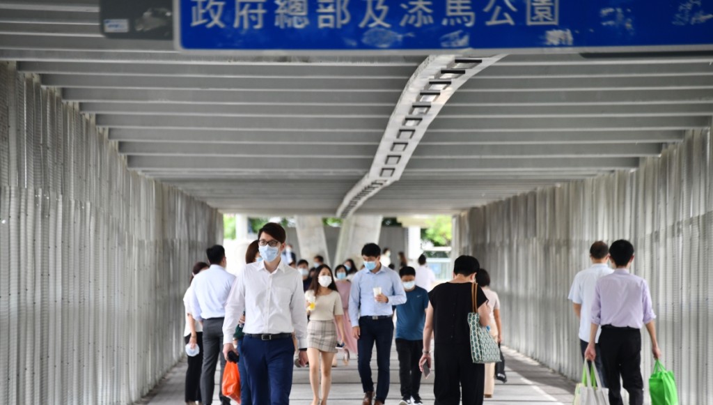 两工会去信财政司司长陈茂波，要求在下月发表的《财政预算案》中，额外宽免公务员薪俸税。