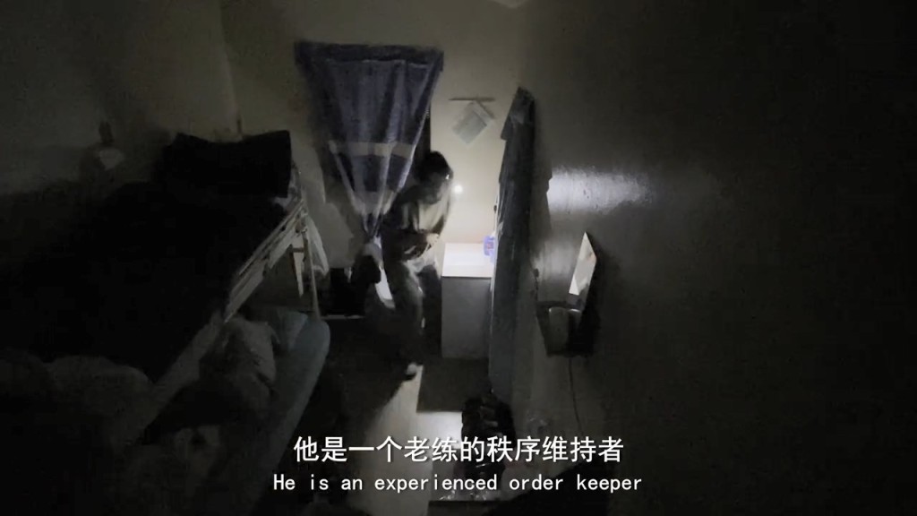 涉事博主因記錄英國監獄生活爆紅。抖音@李賓遜漂流記 涉事博主因記錄英國監獄生活爆紅。抖音@李賓遜漂流記