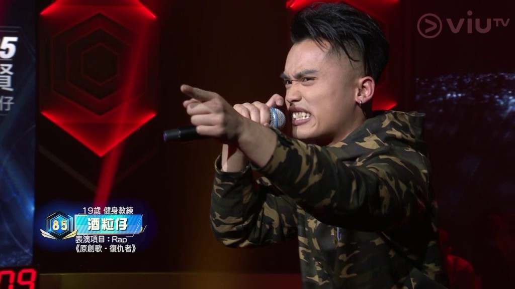 趙敬賢曾於18歲及19歲時參加第一屆及第二屆的《全民造星》。 趙敬賢曾於18歲及19歲時參加第一屆及第二屆的《全民造星》。