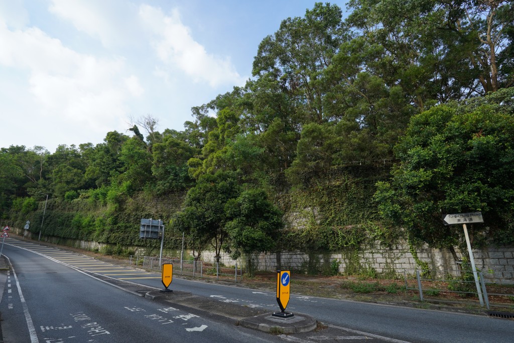 大嶼山長沙東涌道地皮,可建總樓面約8.18萬方呎。 大嶼山長沙東涌道地皮,可建總樓面約8.18萬方呎。
