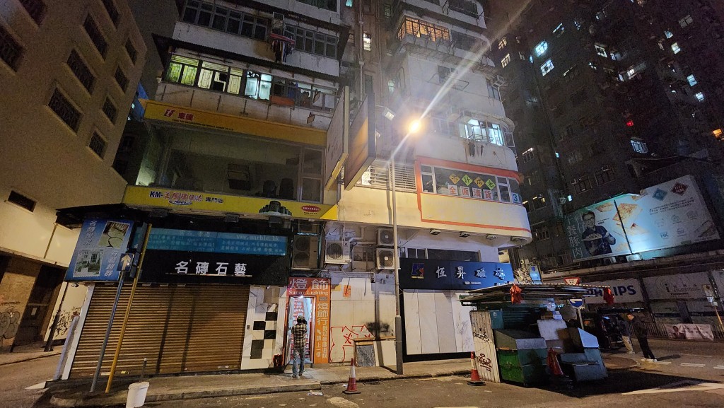 无牌餐厅位于上海街近快富街一楼上单位。黄文威摄