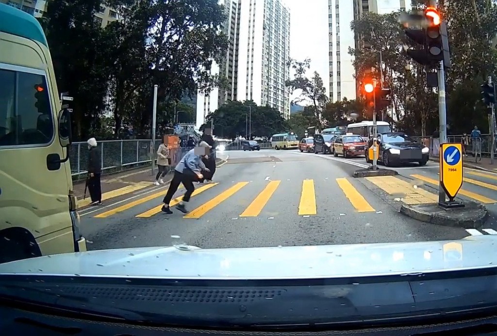 facebook截圖（資料來源：Kwong Cy＠facebook車cam L（香港群組））