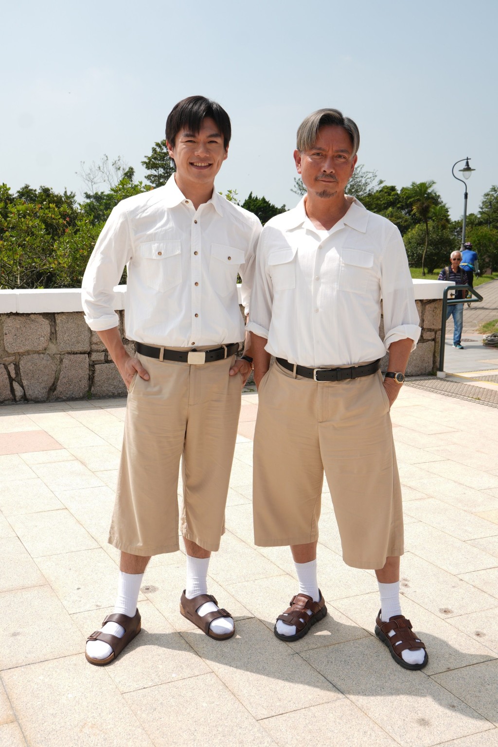 連續劇《光明大押》中年版堅叔由謝君豪飾演，年青版堅叔則由柯煒林飾演。
