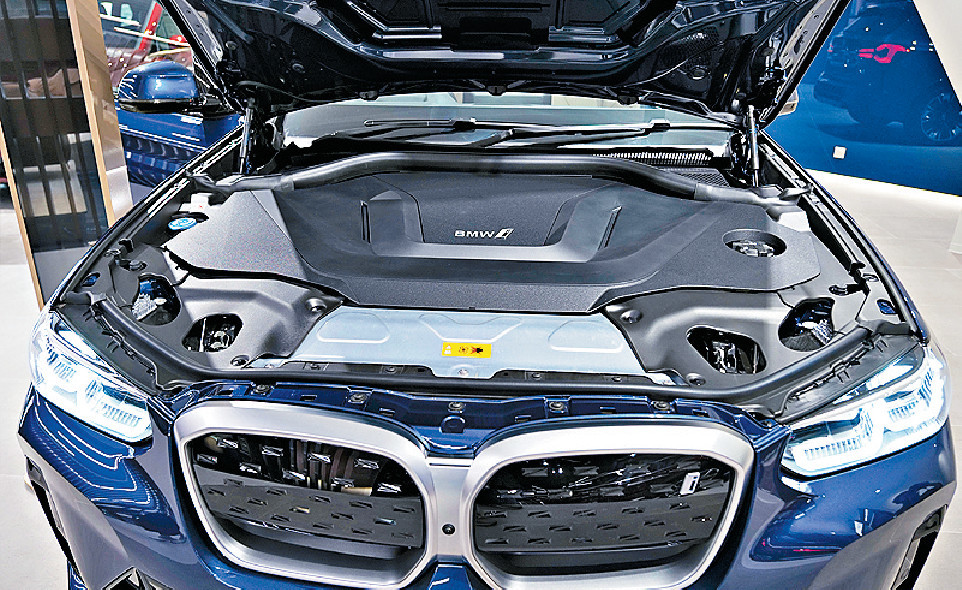 ■iX3在沈阳生产,造工质量跟美制汽油版X3没分别。 ■iX3在沈阳生产,造工质量跟美制汽油版X3没分别。