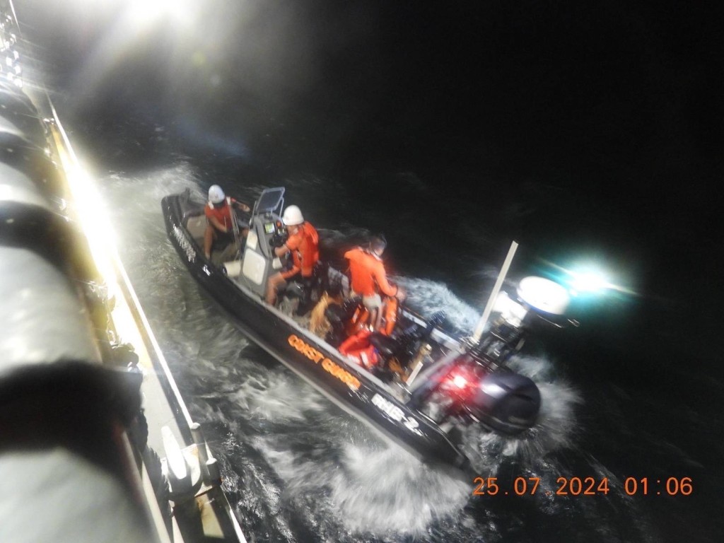 16名船員獲救。 Philippine Coast Guard