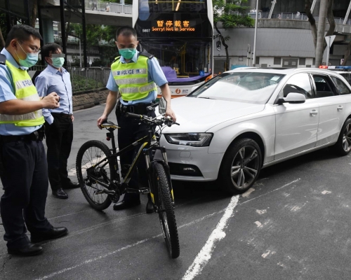 警員在場調查。