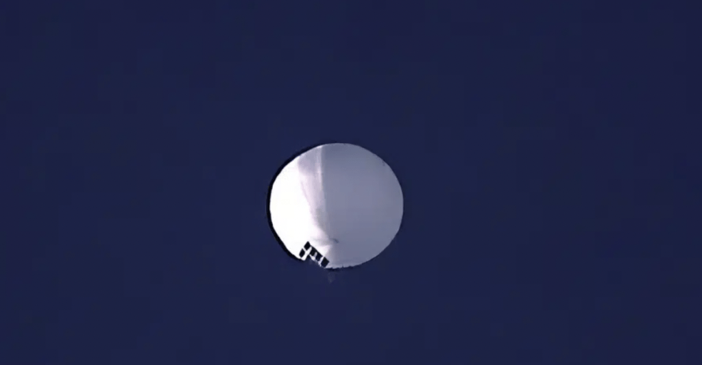 2023 年 2 月 1 日，有美国媒体拍到一个高空气球漂浮在蒙大拿州比林斯上空。但五角大楼表示不会确认该气球是否间谍气球。AP