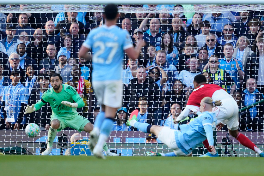 夏兰特为曼城奠定胜局。美联社