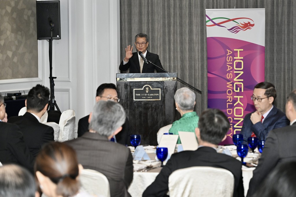 陳茂波出席由香港駐雅加達經濟貿易辦事處和馬來西亞中華總商會合辦的晚宴。政府新聞處圖片