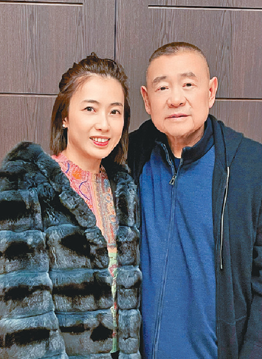 ■劉鑾雄和太太甘比(陳凱韻)均善心爆棚。 ■劉鑾雄和太太甘比(陳凱韻)均善心爆棚。