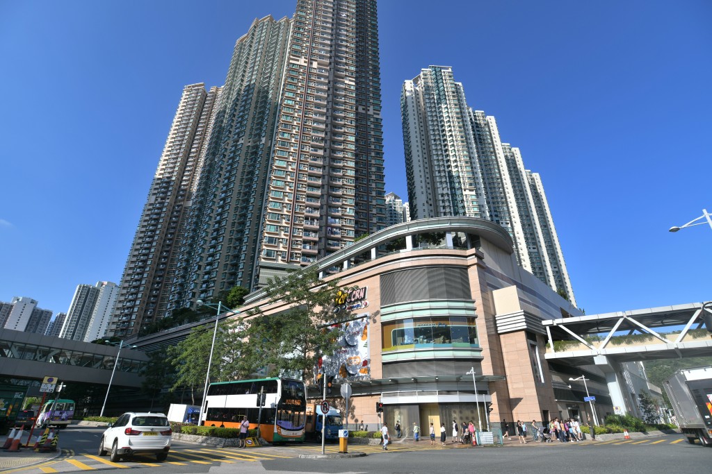將軍澳君傲灣3座中層F室，單位面積456方呎，屬2房間隔，買家以約750萬元承接單位，實用呎價約16447元。