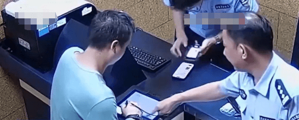 男子為博取網絡關注,套用他人照片並利用AI生成虛假尋人啟事。央視新聞 男子為博取網絡關注,套用他人照片並利用AI生成虛假尋人啟事。央視新聞