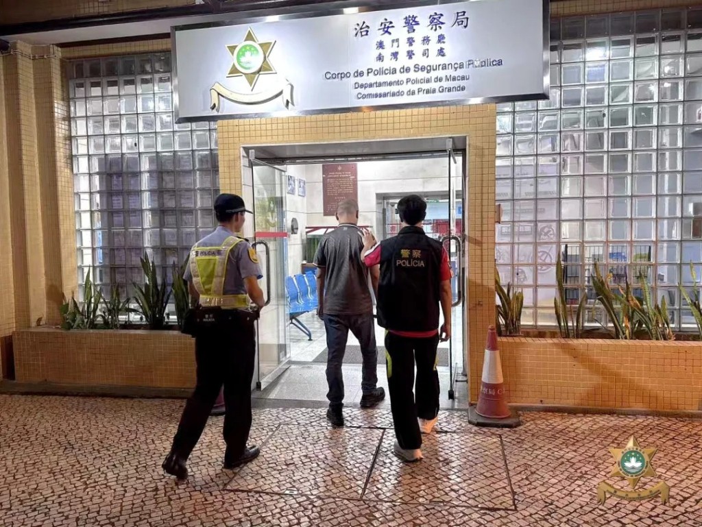 澳門警方透過天眼系統，鎖定涉案港男，10月8日在友誼大馬路附近將其截獲。FB：治安警察局社區警務
