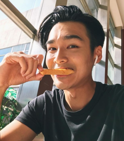 之前曾是TVB藝人。