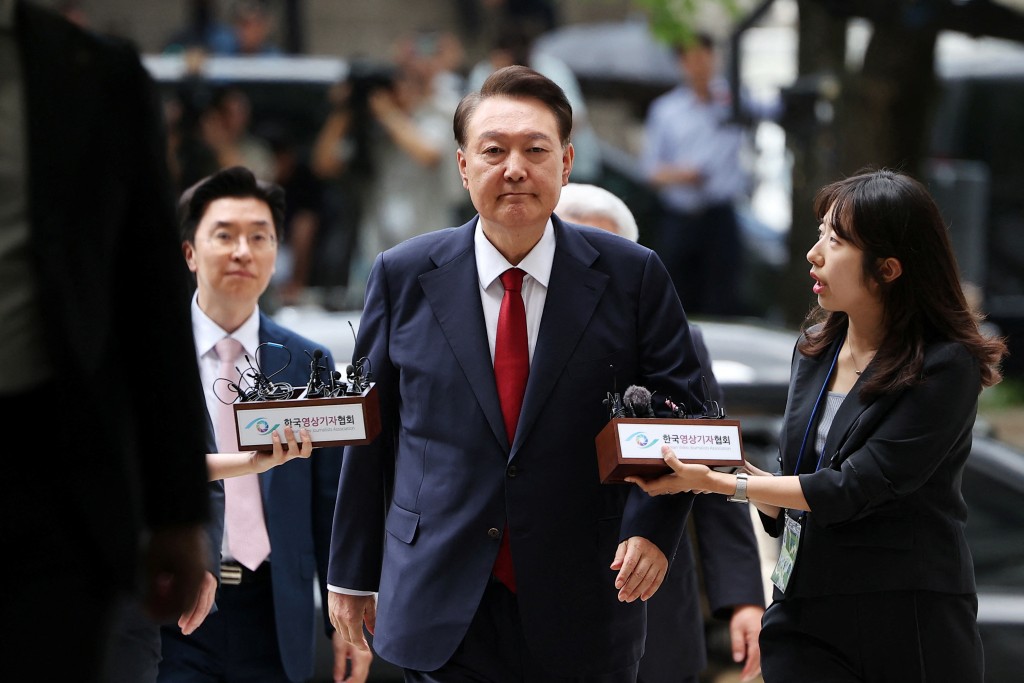 首爾中央地方法院批准拘留令，尹錫悅再度被拘押。路透社