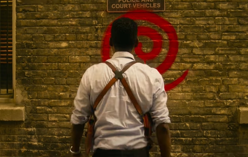 凶案现场留有似曾相识的血红漩涡。