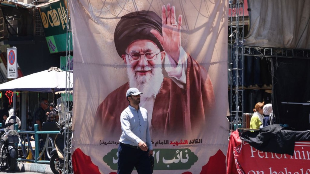 故最高領袖哈梅內伊（Ayatollah Ali Khamenei）的葬禮儀式將於7月4日一連三天舉行。法新社