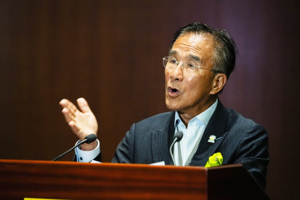 田北辰認為當局可以批出1萬個車輛許可證。資料圖片 田北辰認為當局可以批出1萬個車輛許可證。資料圖片