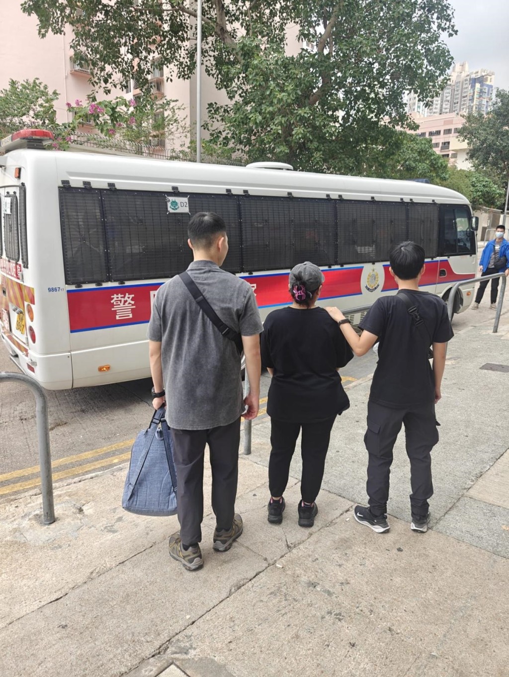 警方聯同入境處突擊搜查東九龍區多個罪案黑點,共拘捕12人。警方提供 警方聯同入境處突擊搜查東九龍區多個罪案黑點,共拘捕12人。警方提供