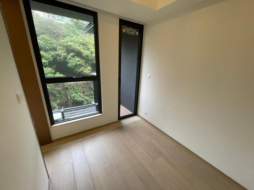 客房間間隔四正,並外連工作平台