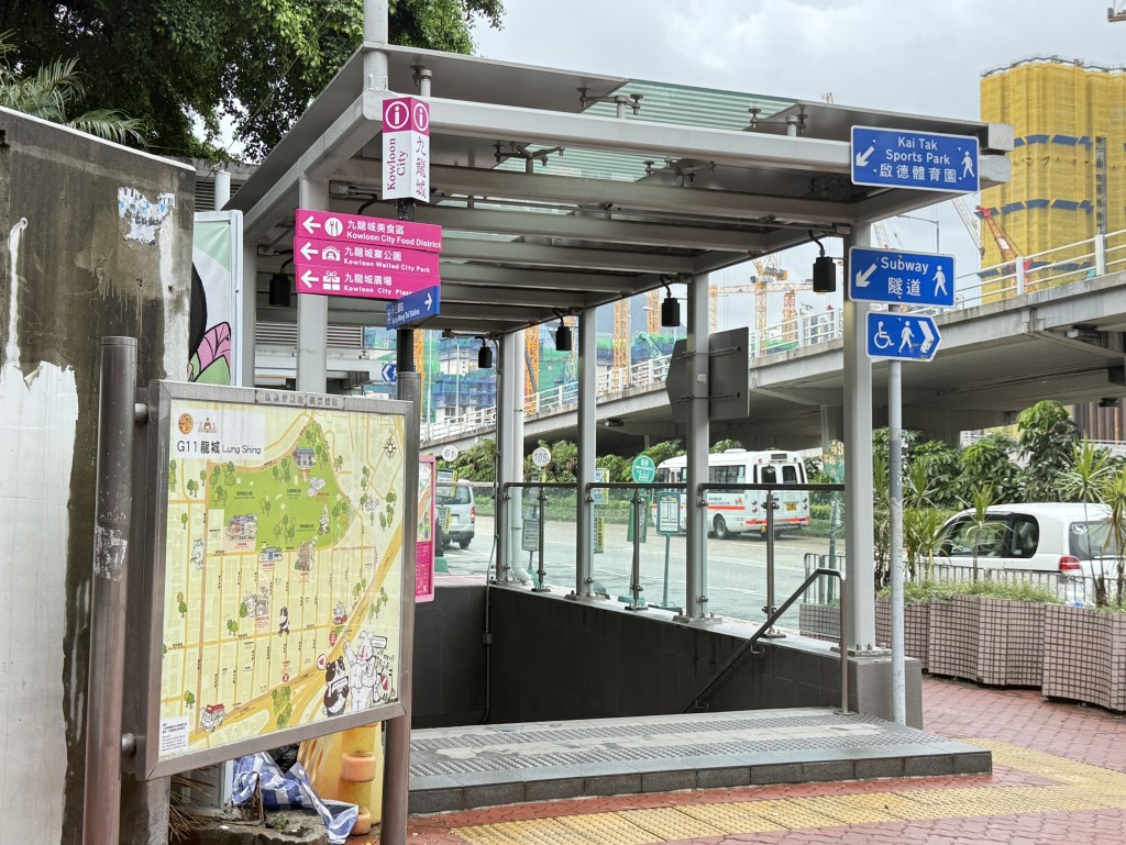 啟德體育園啟用，每逢國際賽事或演唱會，人流明顯增加。曹露尹攝
