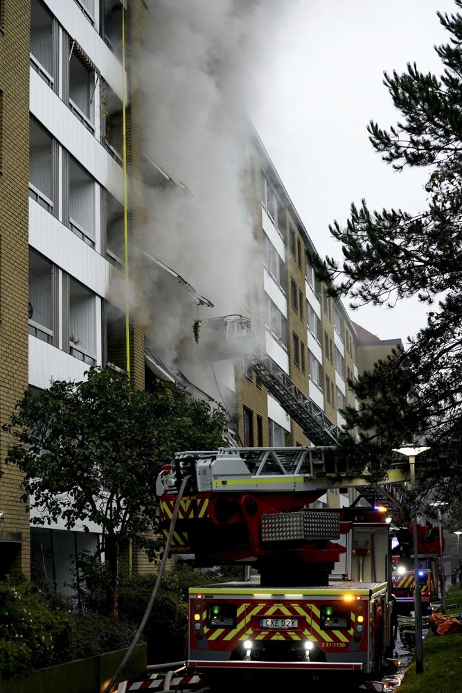 瑞典哥德堡一幢住宅清晨爆炸,約25人受傷送院。AP圖片