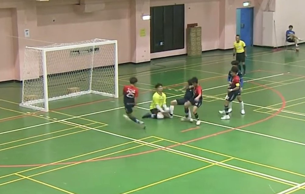 屏東大學龍門黃威棋成功擋住「12碼」。SSUtv Sports 屏東大學龍門黃威棋成功擋住「12碼」。SSUtv Sports