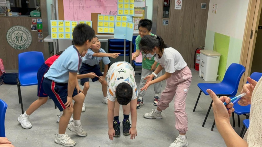 12位學童近日加緊綵排。(受訪者提供)