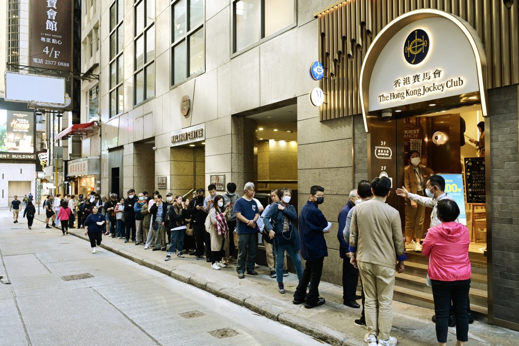 香港賽馬會網站資料顥示在中環士丹利街投注站購買到六合彩頭獎次數最高，多達47次。資料圖片