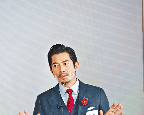 城城昨出席活動時，大爆女兒唱生日歌，令他勁冧。