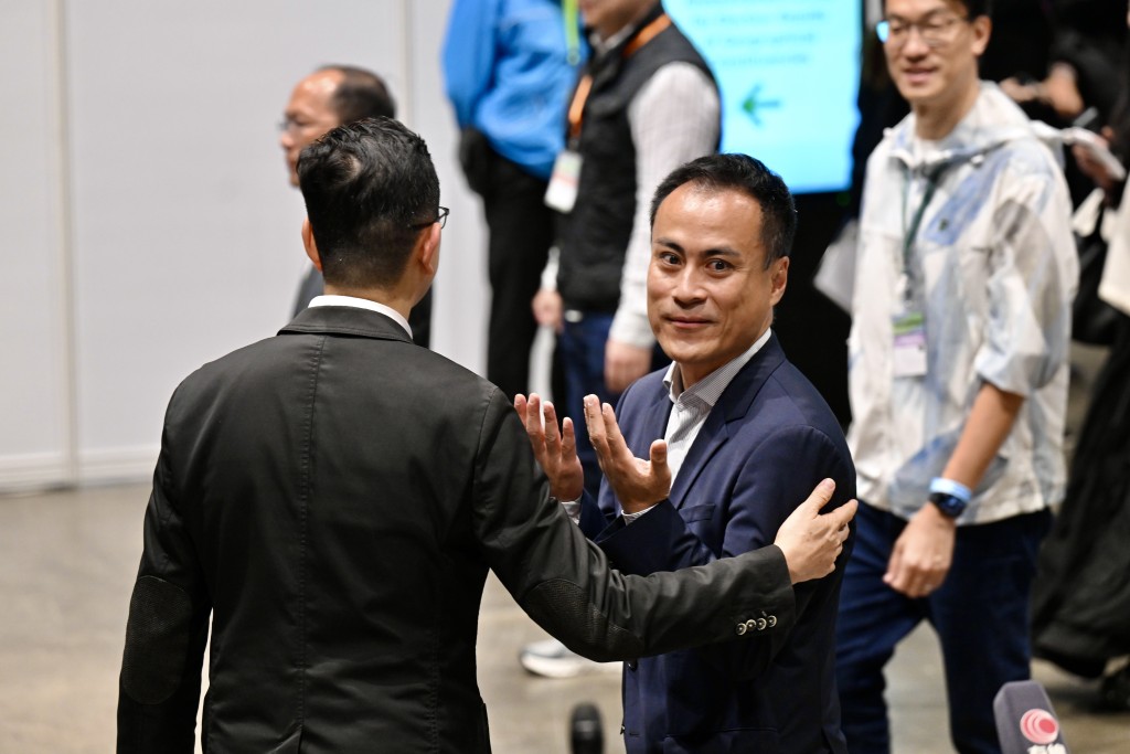 工联会郭伟强连任失败。 工联会郭伟强连任失败。