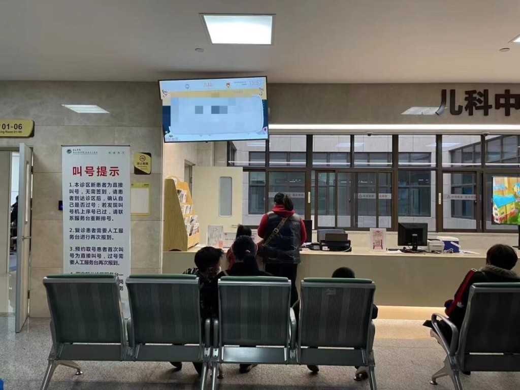 广东不少地方流感就诊人数在逐步攀升。 新华社资料图